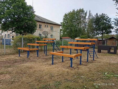 Элемент полосы препятствий Разрушенная лестница